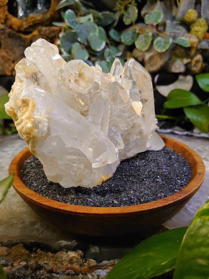 937g Clear Quartz Cluster with Golden Healer and Lodolite Inclusions from Minas Gerais, Brazil for Crystal Healing / Altar and Home Decor