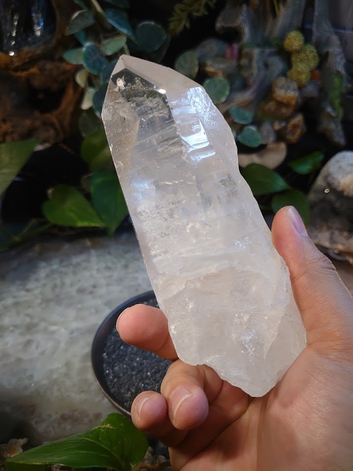 765g Clear Lemurian Quartz Point from Minas Gerais, Brazil for Crystal Healing / Meditation / Altar Decor