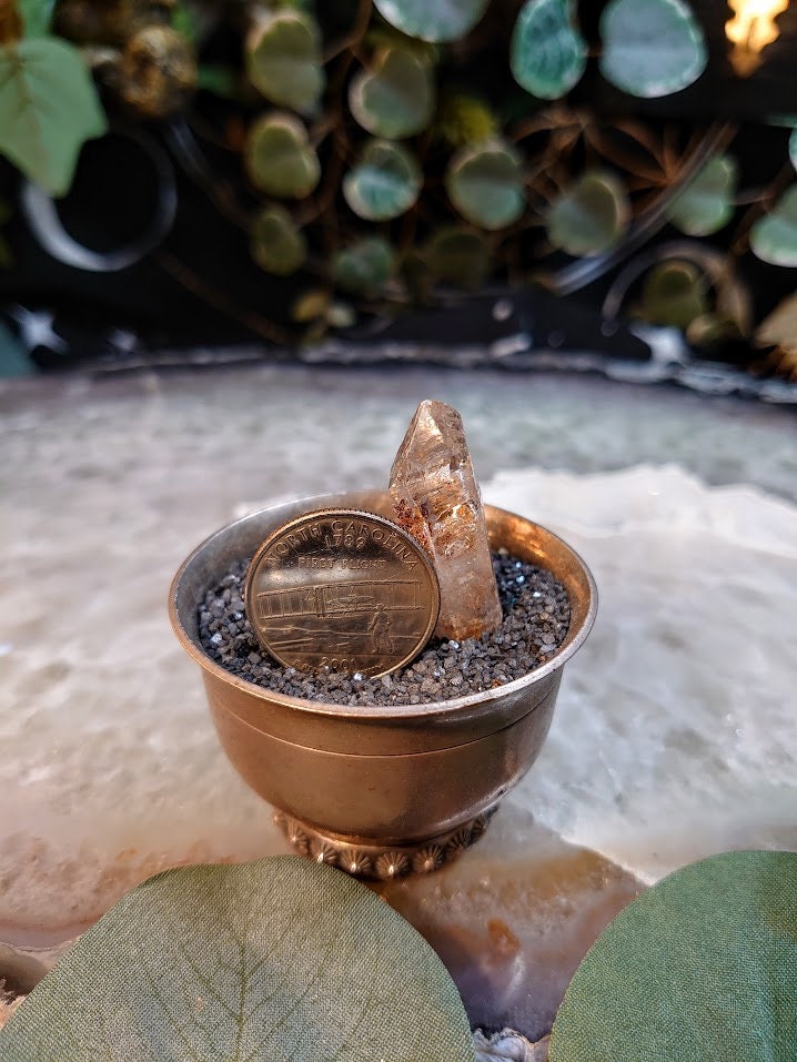 6.72g "Firefly" Petroleum Quartz Point from Madirobe, Madagascar for Crystal Healing / Meditation / Collection / Fenster/Window