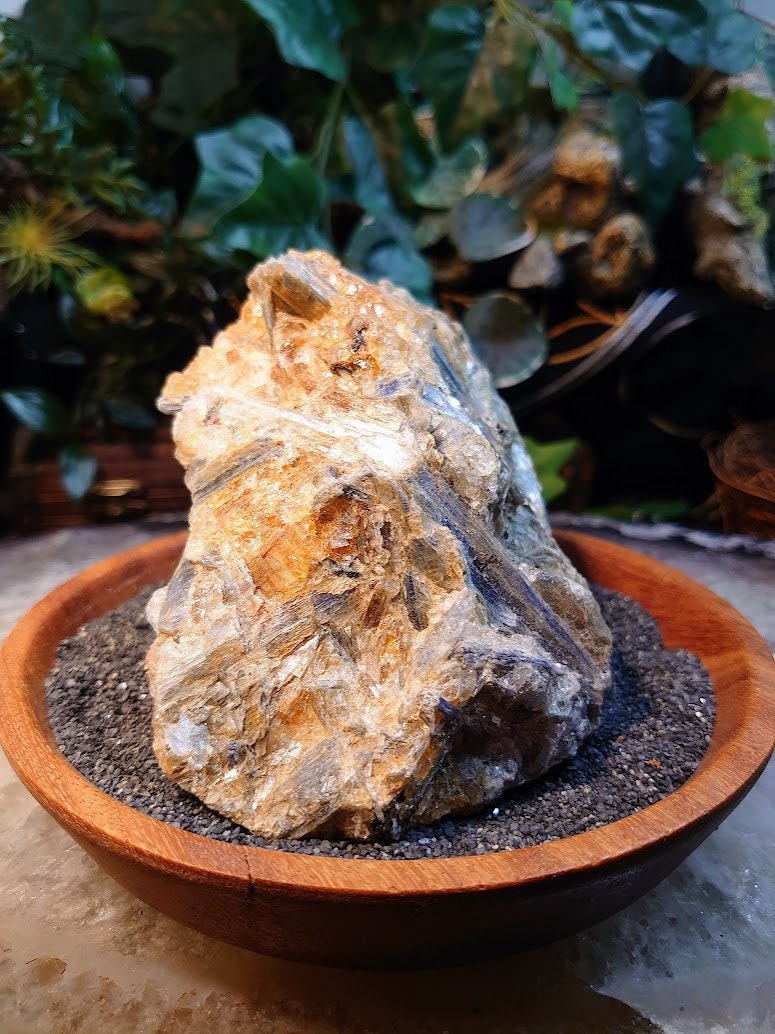 Blue Kyanite Clusters on Quartz Formation from Zimbabwe for Home and Altar Decor / 1,138g / Collection / Energy