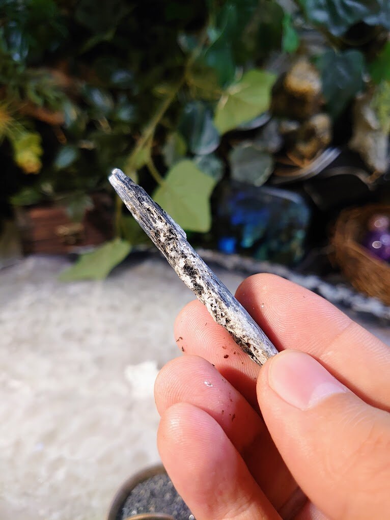 2 5/8" Deep Blue/Indigo Kyanite Crystal from Zimbabwe for Meditation / Grids / Cord Cutting / Metaphysical / Jewelrycrafting