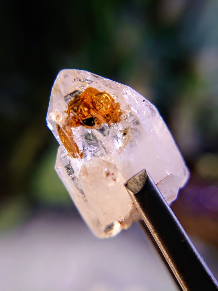 7.27g "Firefly" Petroleum Quartz Cluster with Two Oil Bubbles from Madirobe, Madagascar for Crystal Healing / Meditation / Collection
