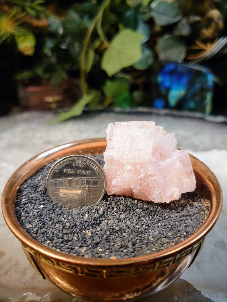 Natural Pink Halite Crystal from California, USA for Crystal Healing / 25.56g / Salt Formation / Altar and Home Decor / Collection