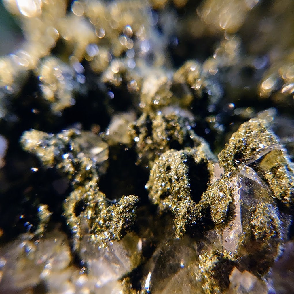 Sparkling Epidote on Clear Quartz Cluster from Turkey for Crystal Healing / 471g / Mineral Collection / Cabinet Specimen
