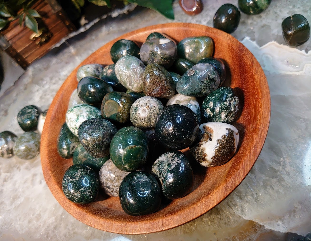 Moss Agate Tumbled Stones from Brazil for Crystal Healing/ Reiki/ Meditation/ Crystal & Mineral Collectors