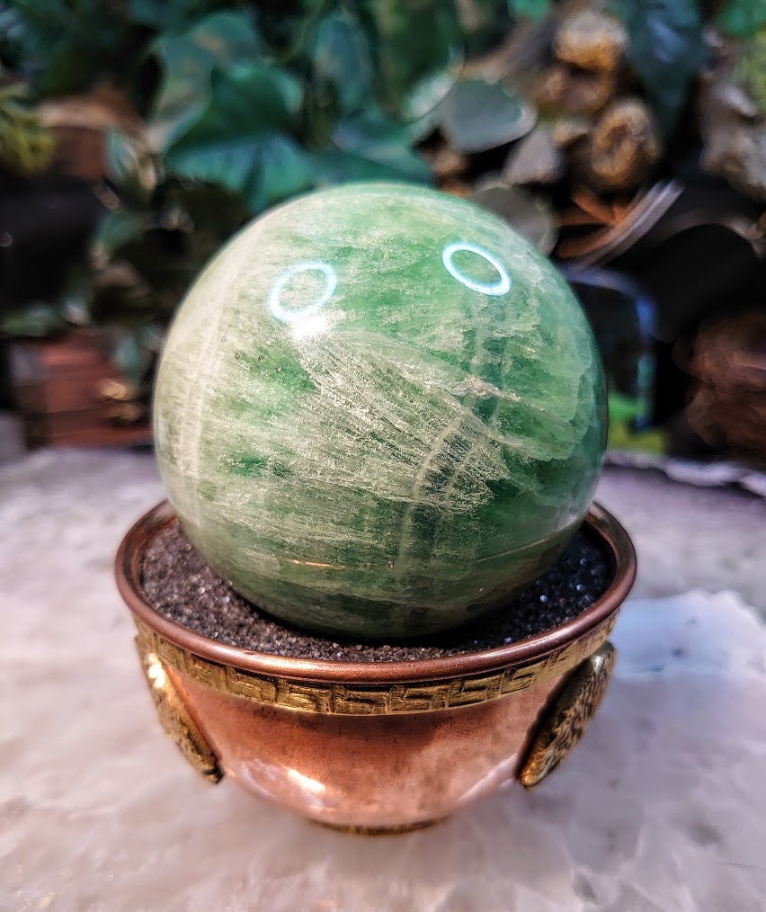 2 3/4" Green Fluorite Sphere from China for Crystal Healing / 504g / UV Reactive / Reiki / Meditation / Gemstone Collectors / Altar Decor