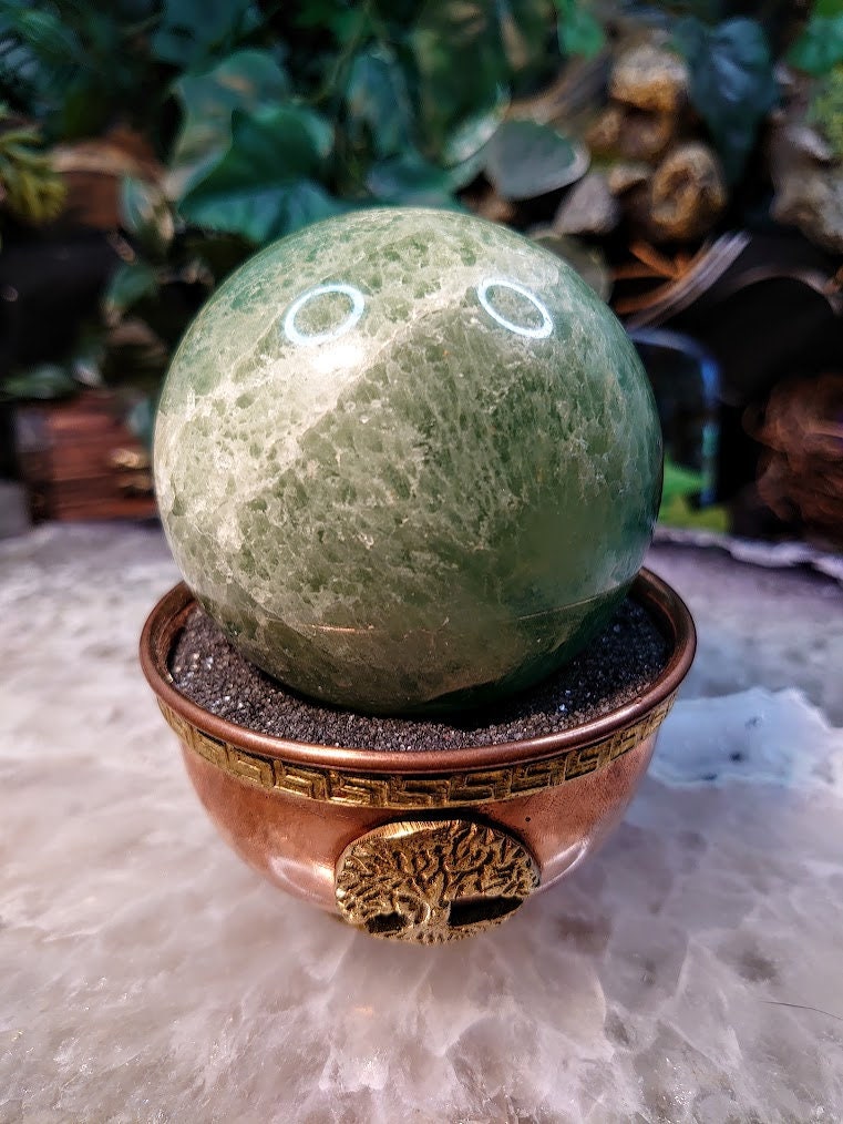 3" Green Fluorite Sphere from China for Crystal Healing / 622g / UV Reactive / Reiki / Meditation / Gemstone Collectors / Altar Decor