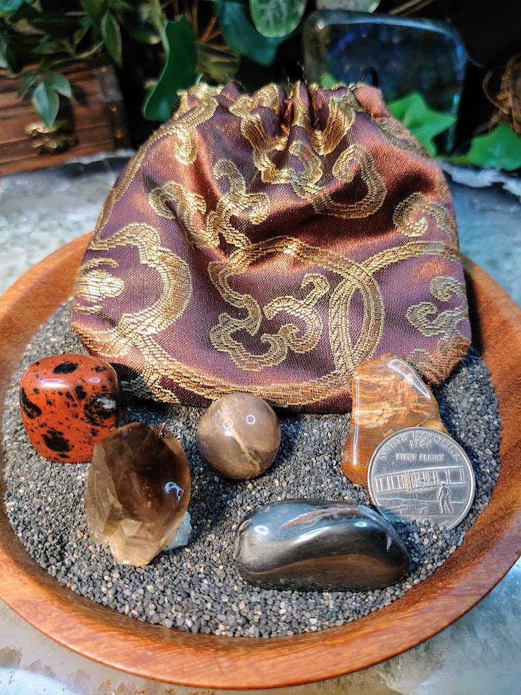 Grounding Mojo Bag / Crystal Healing Kit / Medicine Bag / Crystal Set / Meditation Stones