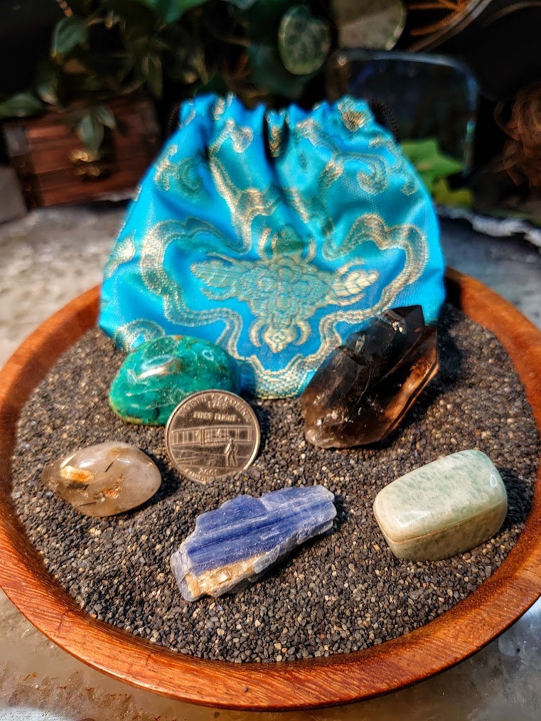 Authenticity Mojo Bag / Crystal Healing Kit / Medicine Bag / Crystal Set / Meditation Stones