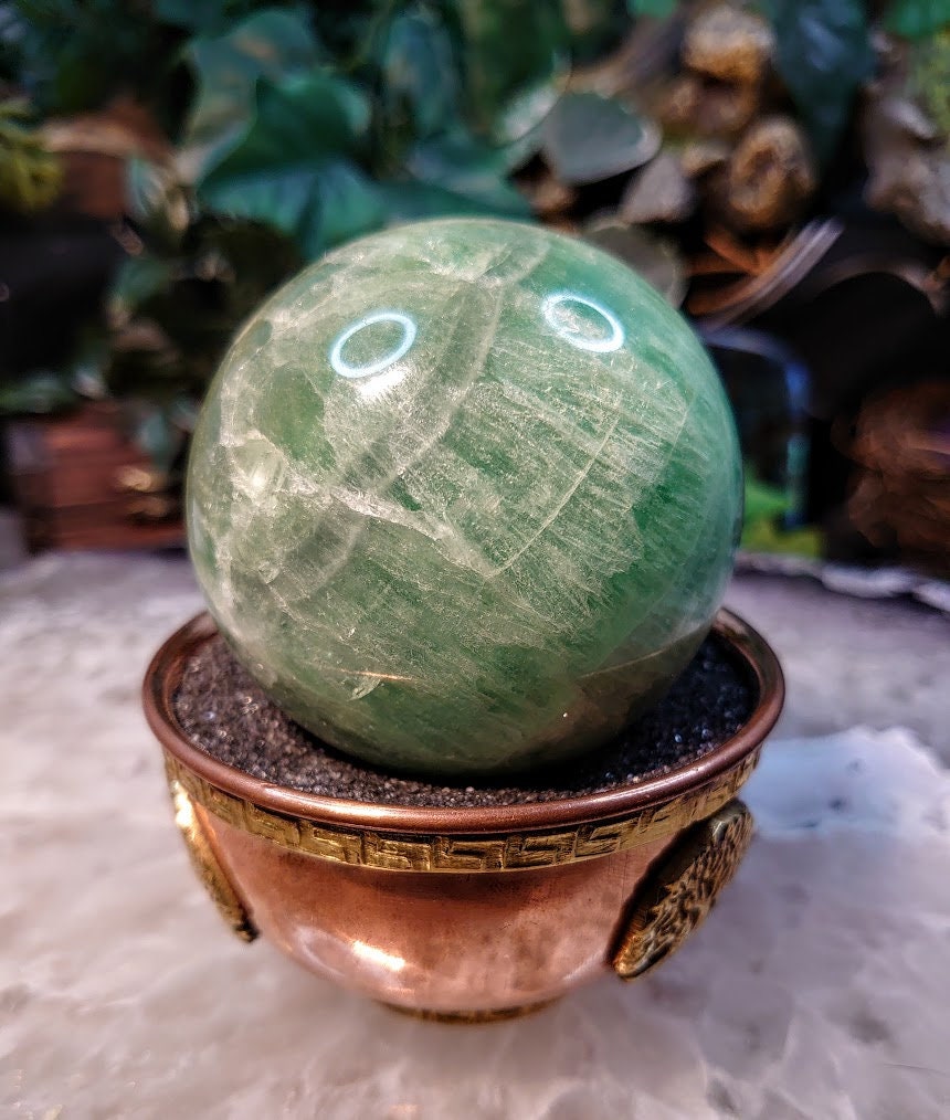 2 3/4" Green Fluorite Sphere from China for Crystal Healing / 504g / UV Reactive / Reiki / Meditation / Gemstone Collectors / Altar Decor