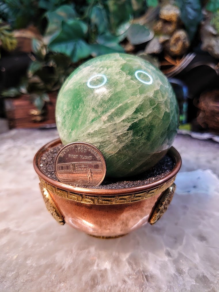 2 3/4" Green Fluorite Sphere from China for Crystal Healing / 504g / UV Reactive / Reiki / Meditation / Gemstone Collectors / Altar Decor