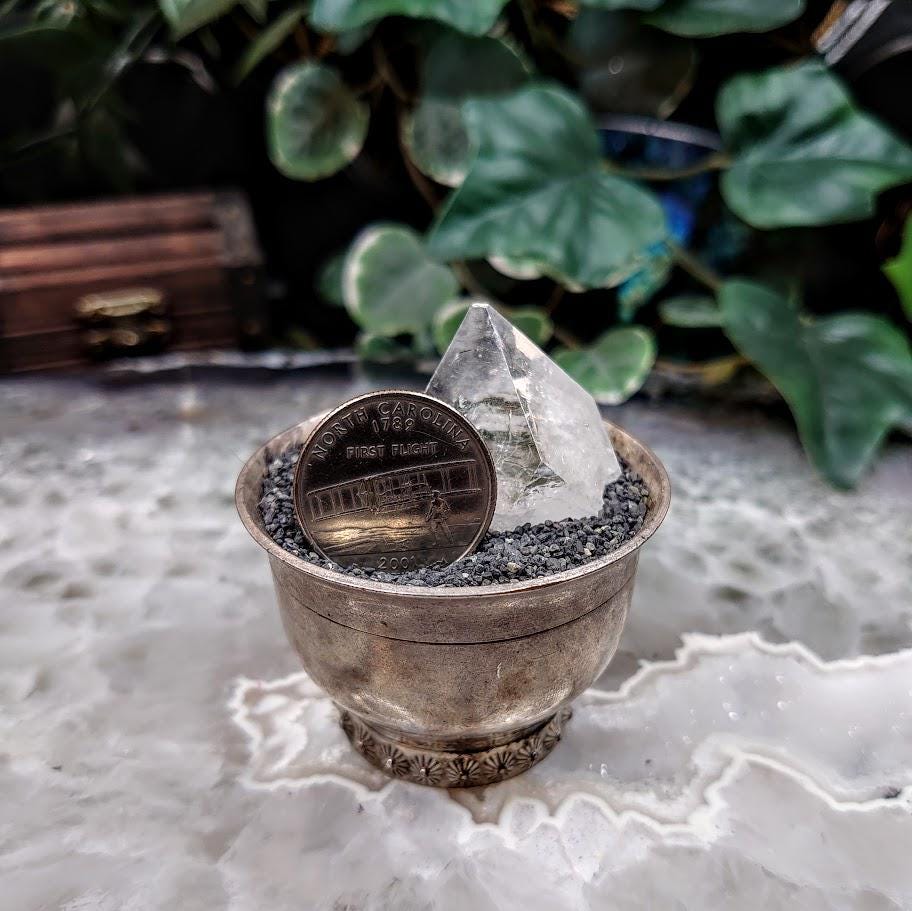 1.25" Clear Apophyllite Point with Polished Bottom from Maharashtra, India for Home & Altar Decoration / 19.60g / Reiki / Energy Work/ Grids