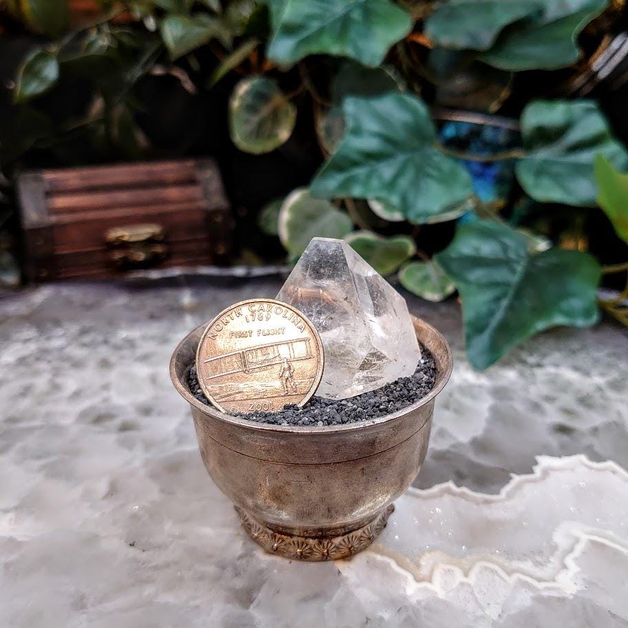 1.25" Clear Apophyllite Point with Polished Bottom from Maharashtra, India for Home & Altar Decoration / 21.50g / Reiki / Energy Work/ Grids