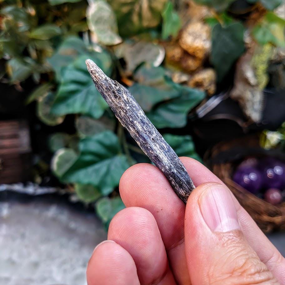 2.5" Deep Blue/Indigo Kyanite Crystal from Zimbabwe for Meditation / Grids / Cord Cutting / Metaphysical / Jewelry Crafting