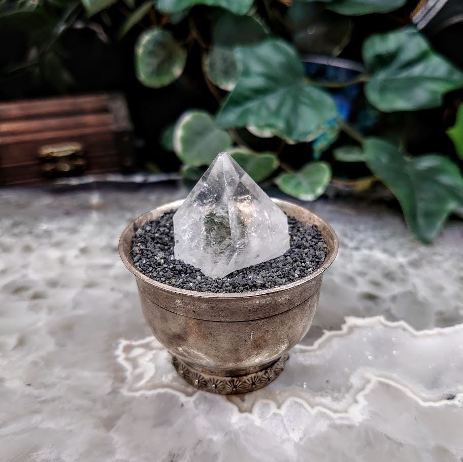 1.25" Clear Apophyllite Point with Polished Bottom from Maharashtra, India for Home & Altar Decoration / 19.60g / Reiki / Energy Work/ Grids