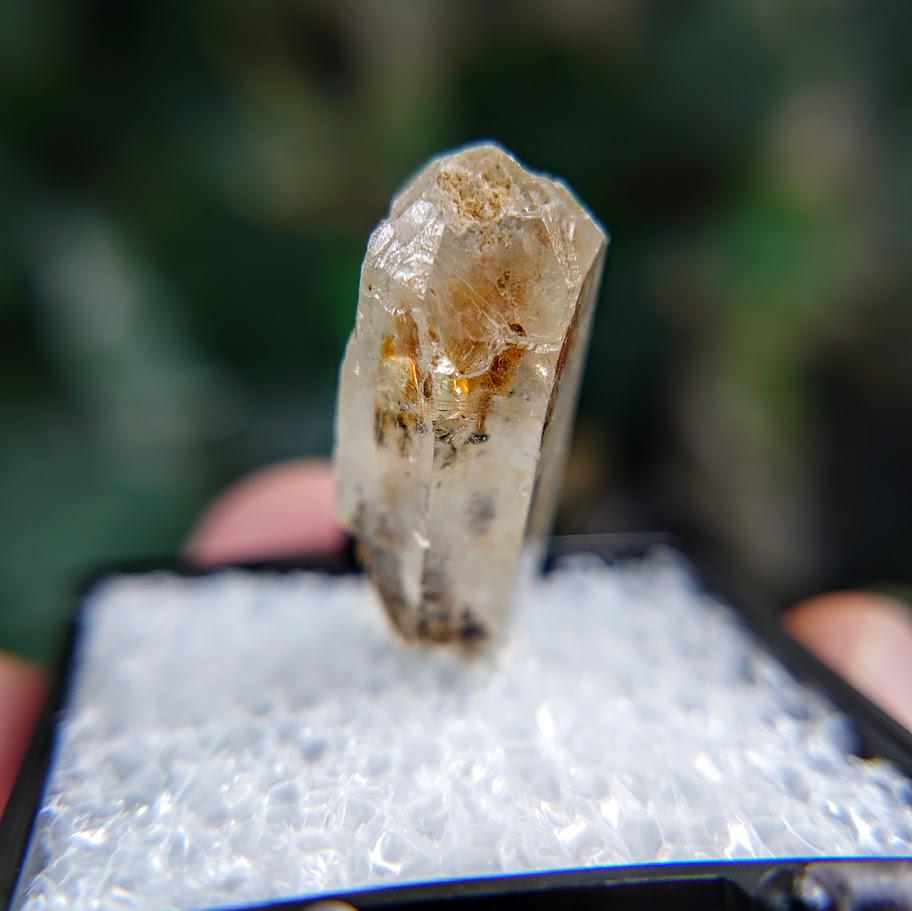 Petroleum "Firefly" Quartz Point from Madirobe, Madagascar for Crystal Healing / 4.34g / Meditation / Collection /