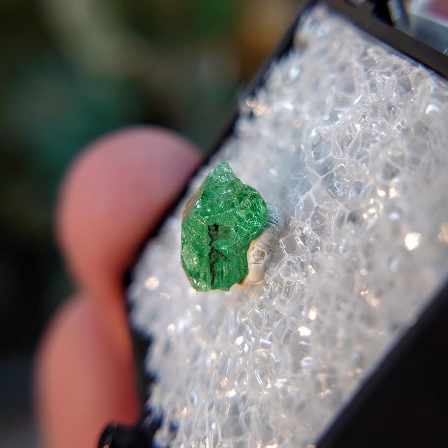 2.85ct Tsavorite Garnet Gemstone from Merelani Hills, Tanzania / Thumbnail Size / Plastic Perky Box / Collection / Emerald Green / Grossular