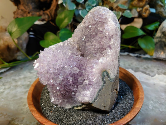 865g Amethyst Geode from Nasik, India for Home and Altar Decor / Crystal Healing / Metaphysical / Reiki / Self Standing