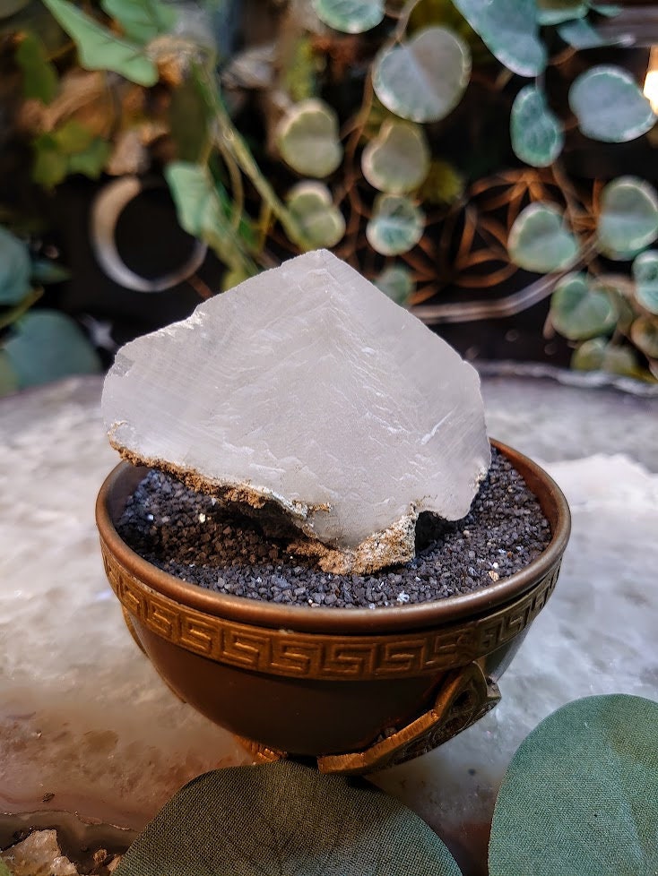 66.7g White Calcite Fan with Matrix from China / Thumbnail Specimen / for Desk Decor / Meditation / Reiki / Collection