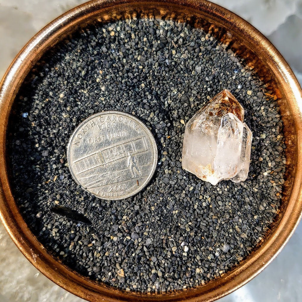 7.27g "Firefly" Petroleum Quartz Cluster with Two Oil Bubbles from Madirobe, Madagascar for Crystal Healing / Meditation / Collection