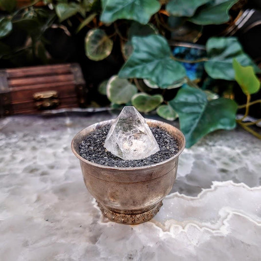 1" Clear Apophyllite Point with Polished Bottom from Maharashtra, India for Home & Altar Decoration / 11.64g / Reiki / Energy Work/ Grids