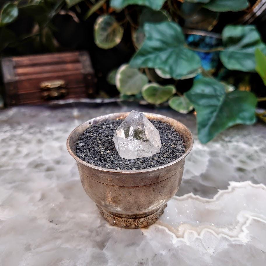 0.875" Clear Apophyllite Point with Polished Bottom from Maharashtra, India for Home & Altar Decoration / 6.87g / Reiki / Energy Work/ Grids