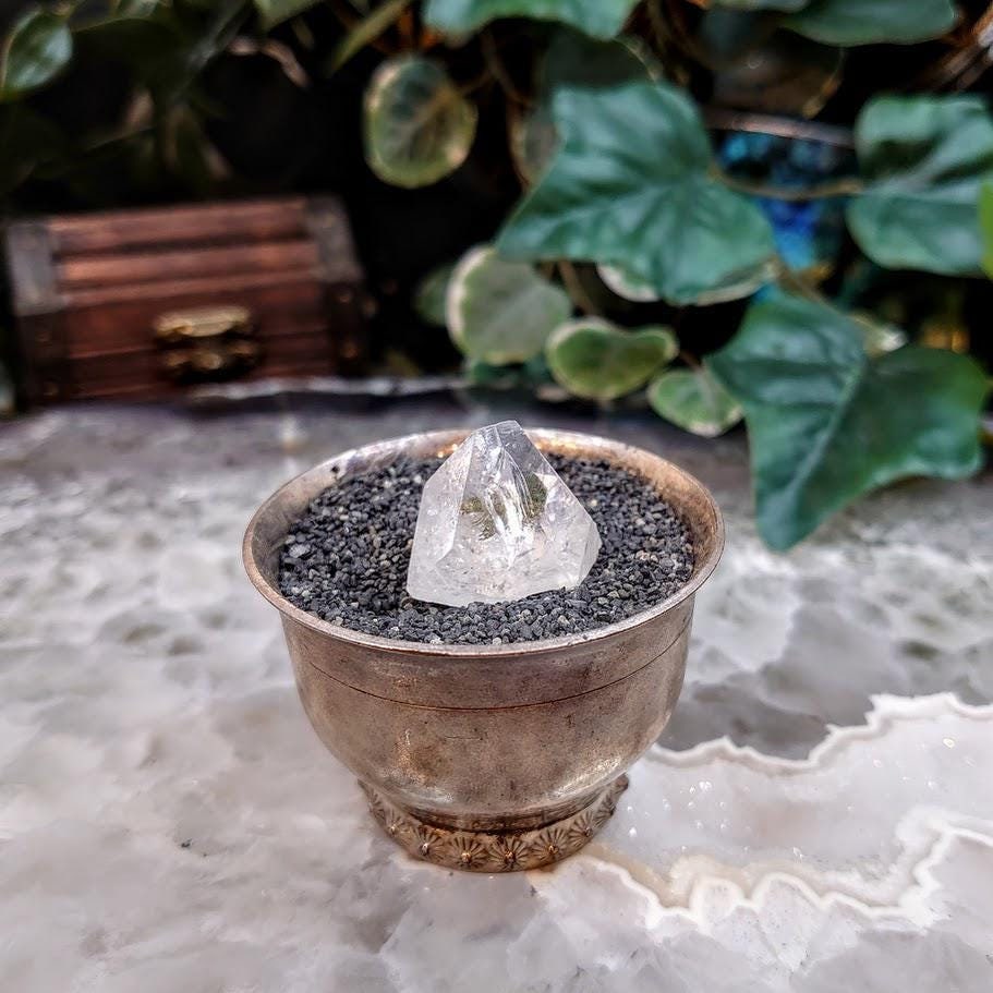 0.875" Clear Apophyllite Point with Polished Bottom from Maharashtra, India for Home & Altar Decoration / 6.87g / Reiki / Energy Work/ Grids