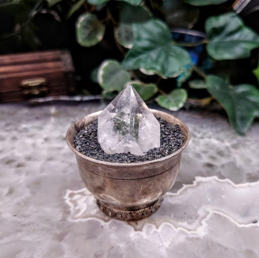 1.25" Clear Apophyllite Point with Polished Bottom from Maharashtra, India for Home & Altar Decoration / 19.60g / Reiki / Energy Work/ Grids