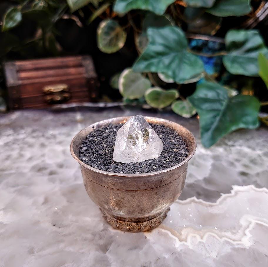 0.875" Clear Apophyllite Point with Polished Bottom from Maharashtra, India for Home & Altar Decoration / 6.87g / Reiki / Energy Work/ Grids